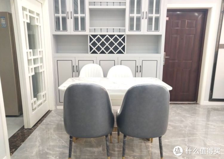 119㎡現(xiàn)代簡約三居室，20萬全包給熟人裝修，還沒開始入住先曬曬