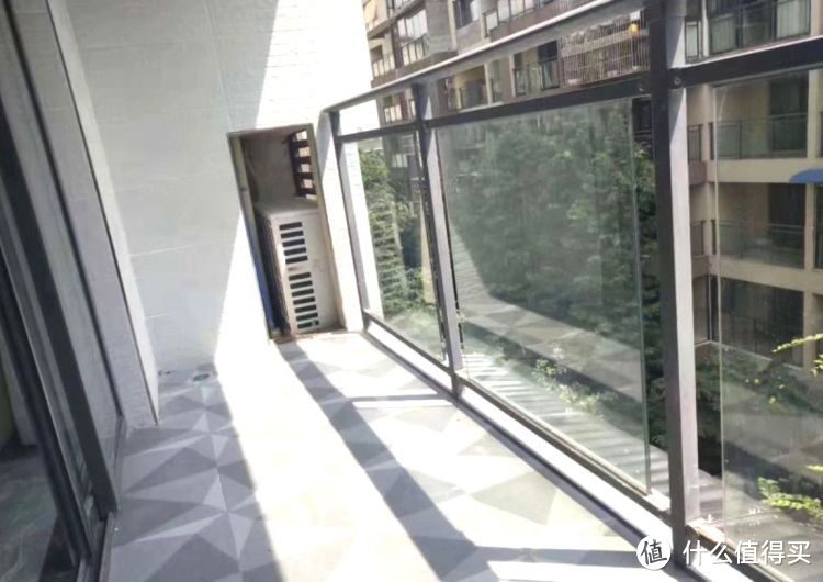 119㎡現(xiàn)代簡約三居室，20萬全包給熟人裝修，還沒開始入住先曬曬