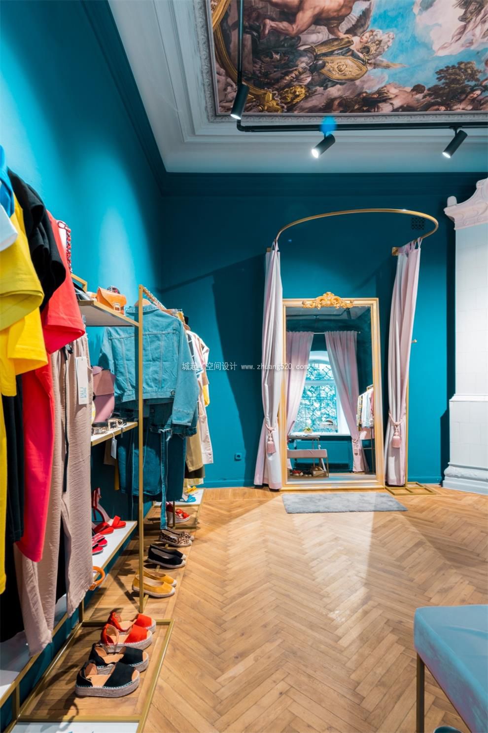 品牌折扣女裝店裝修風格有哪些？