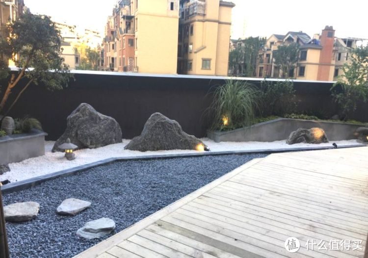 ?買低樓層82㎡新房，花25萬裝修，主要就為了這100㎡豪華大露臺