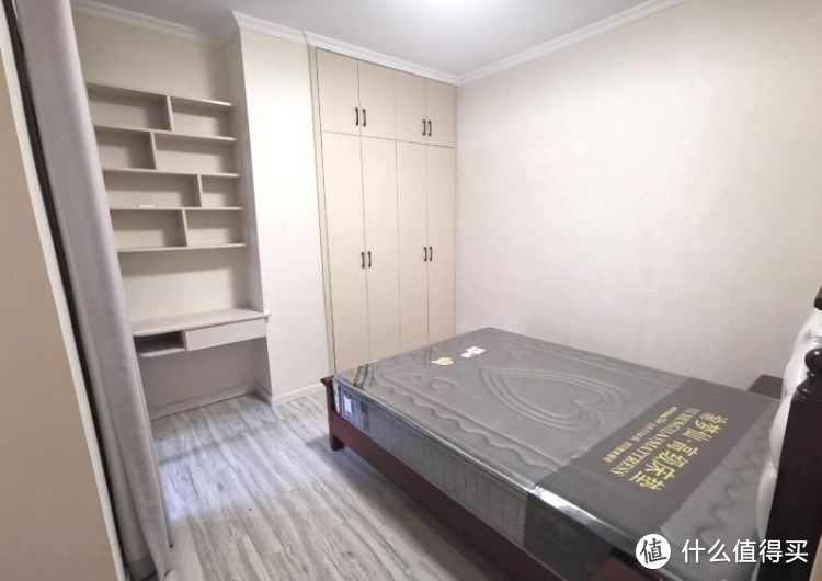 買不起別墅可以看看躍層，128㎡三室兩廳大躍層，堪稱空中別墅