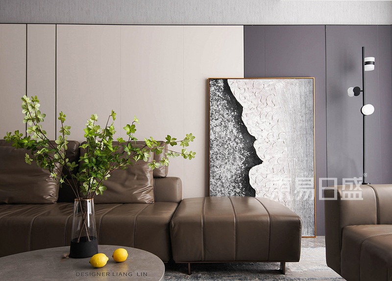 廣鋼新城實(shí)景125平米現(xiàn)代簡約裝修實(shí)景圖