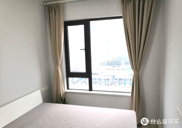 剛完工的新房，硬裝15萬設(shè)計成現(xiàn)代簡約風(fēng)格，看一眼都是享受