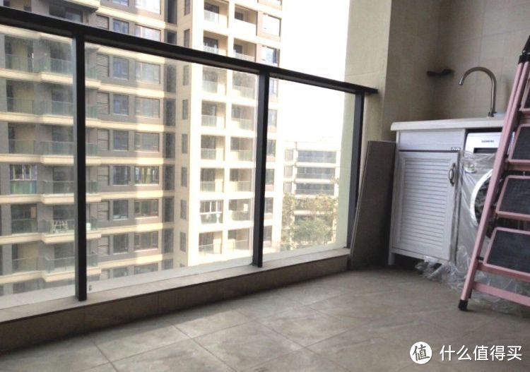 剛完工的新房，硬裝15萬設(shè)計成現(xiàn)代簡約風(fēng)格，看一眼都是享受