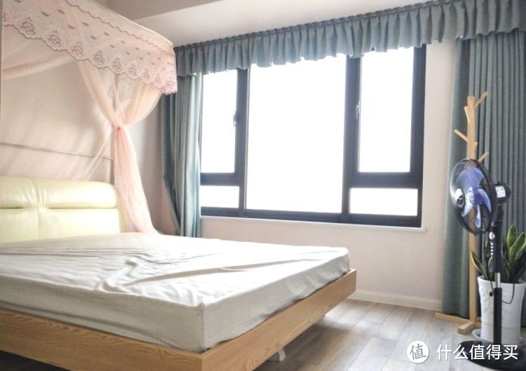 剛完工的新房，硬裝15萬設(shè)計成現(xiàn)代簡約風(fēng)格，看一眼都是享受