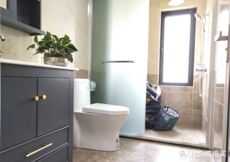 剛完工的新房，硬裝15萬設(shè)計成現(xiàn)代簡約風(fēng)格，看一眼都是享受