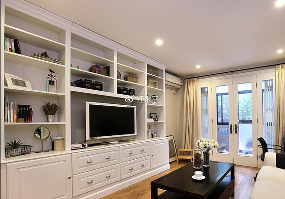 家裝電視背景墻效果圖，這樣的設(shè)計在訴說不同的故事