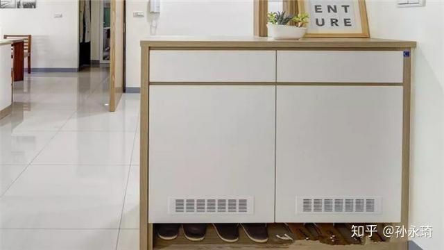 裝修師傅給玄關(guān)做了8處設(shè)計(jì)，朋友驚呼：怎么想到的，太實(shí)用了！