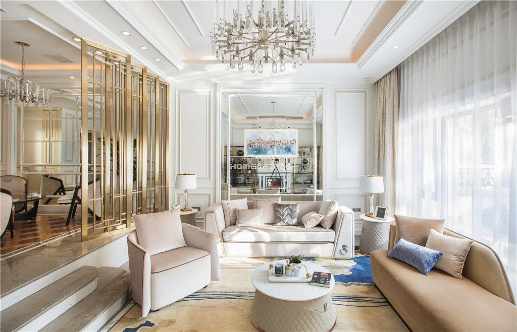 客廳吊頂裝修效果圖歐式私宅，柔美展現(xiàn)家居的奢華與北歐極簡(jiǎn)客廳設(shè)計(jì)圖片賞析