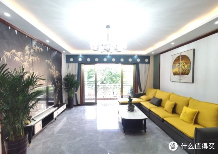 136㎡錯層大四房，優(yōu)雅的新中式裝修，衣柜里面裝廁所，誰見過？