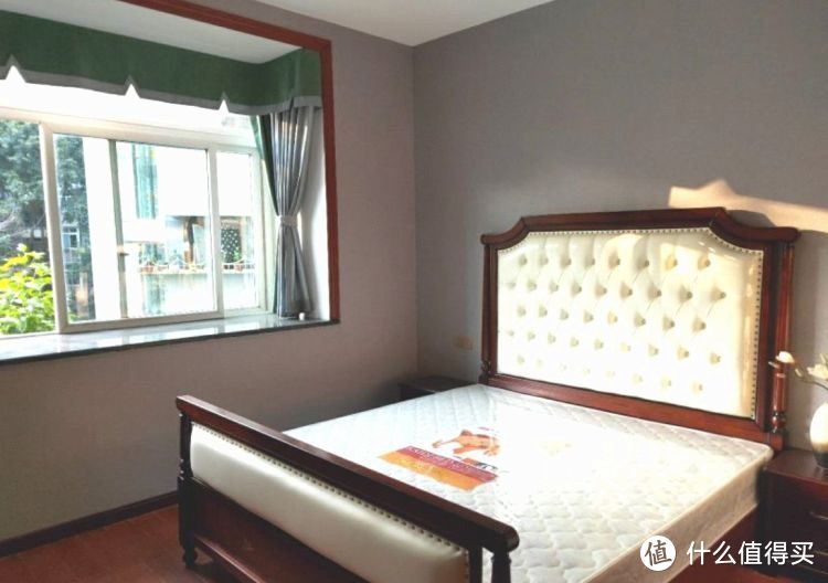 136㎡錯層大四房，優(yōu)雅的新中式裝修，衣柜里面裝廁所，誰見過？