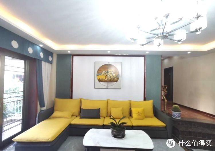 136㎡錯層大四房，優(yōu)雅的新中式裝修，衣柜里面裝廁所，誰見過？