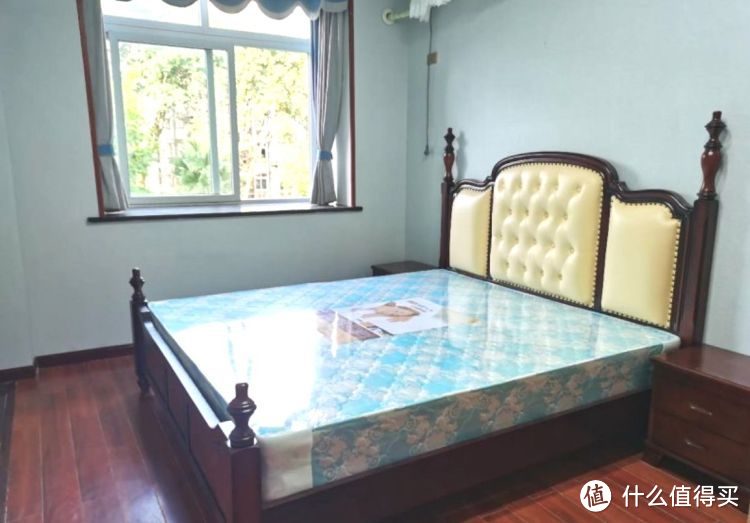 136㎡錯層大四房，優(yōu)雅的新中式裝修，衣柜里面裝廁所，誰見過？