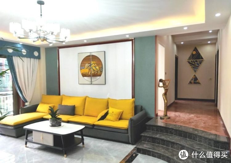 136㎡錯層大四房，優(yōu)雅的新中式裝修，衣柜里面裝廁所，誰見過？