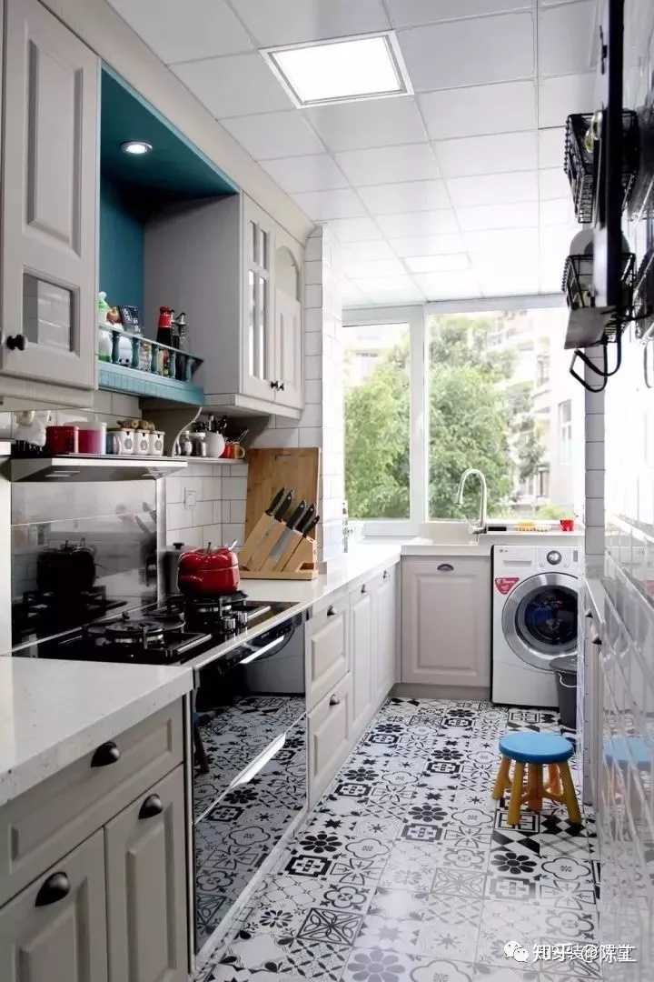 帶生活陽臺的廚房裝修效果圖_廚房3平米陽臺裝修效果圖_陽臺廚房裝修效果圖