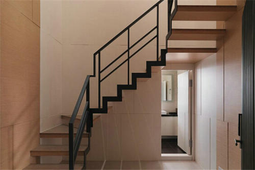 樓梯下怎么設(shè)計衛(wèi)生間？