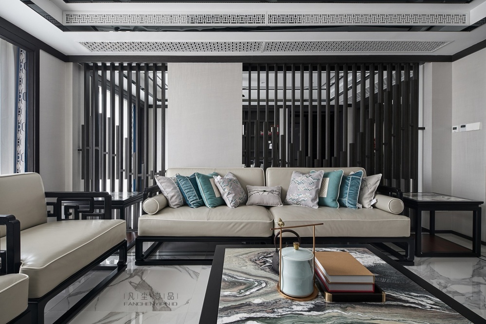 客廳沙發(fā)裝修效果圖新中式，燕東園中式現(xiàn)代客廳設(shè)計(jì)圖片賞析
