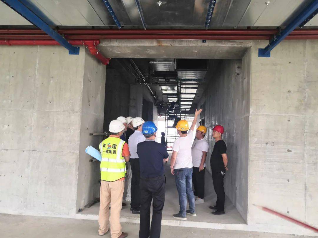 客廳吊頂裝修價格_裝修吊頂價格_汽車4s點(diǎn)吊頂裝修用生態(tài)木吊頂