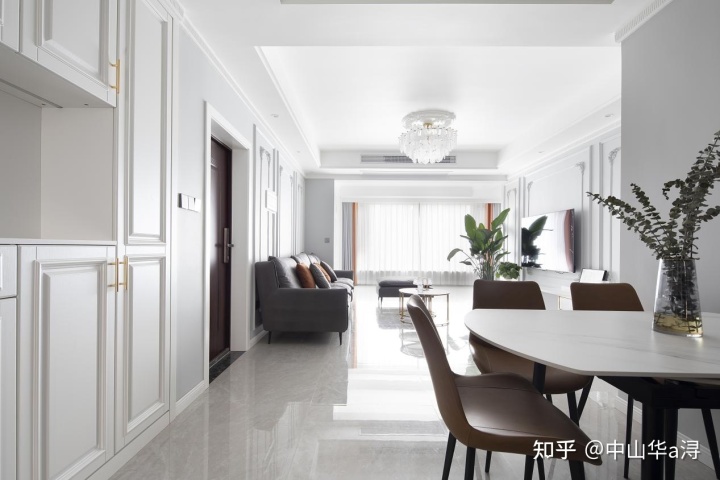 【中山華潯】優(yōu)雅的簡歐風(fēng)格平層住宅，柔和的客廳設(shè)計實在太舒服了