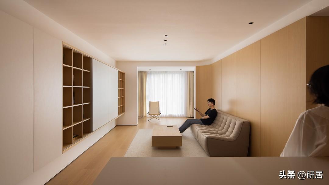 廚房不貼磚，餐桌也不要，把家裝成極簡日式風(fēng)，看似簡單實則不凡