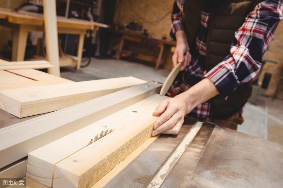 裝修時是自己親自操辦，還是找裝修公司