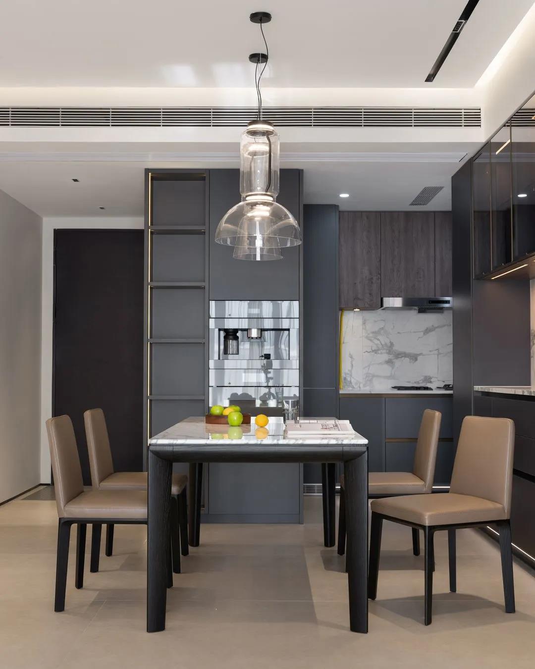 122㎡全屋高能：玄關(guān)收納/無吊頂/觀景陽臺，贊！