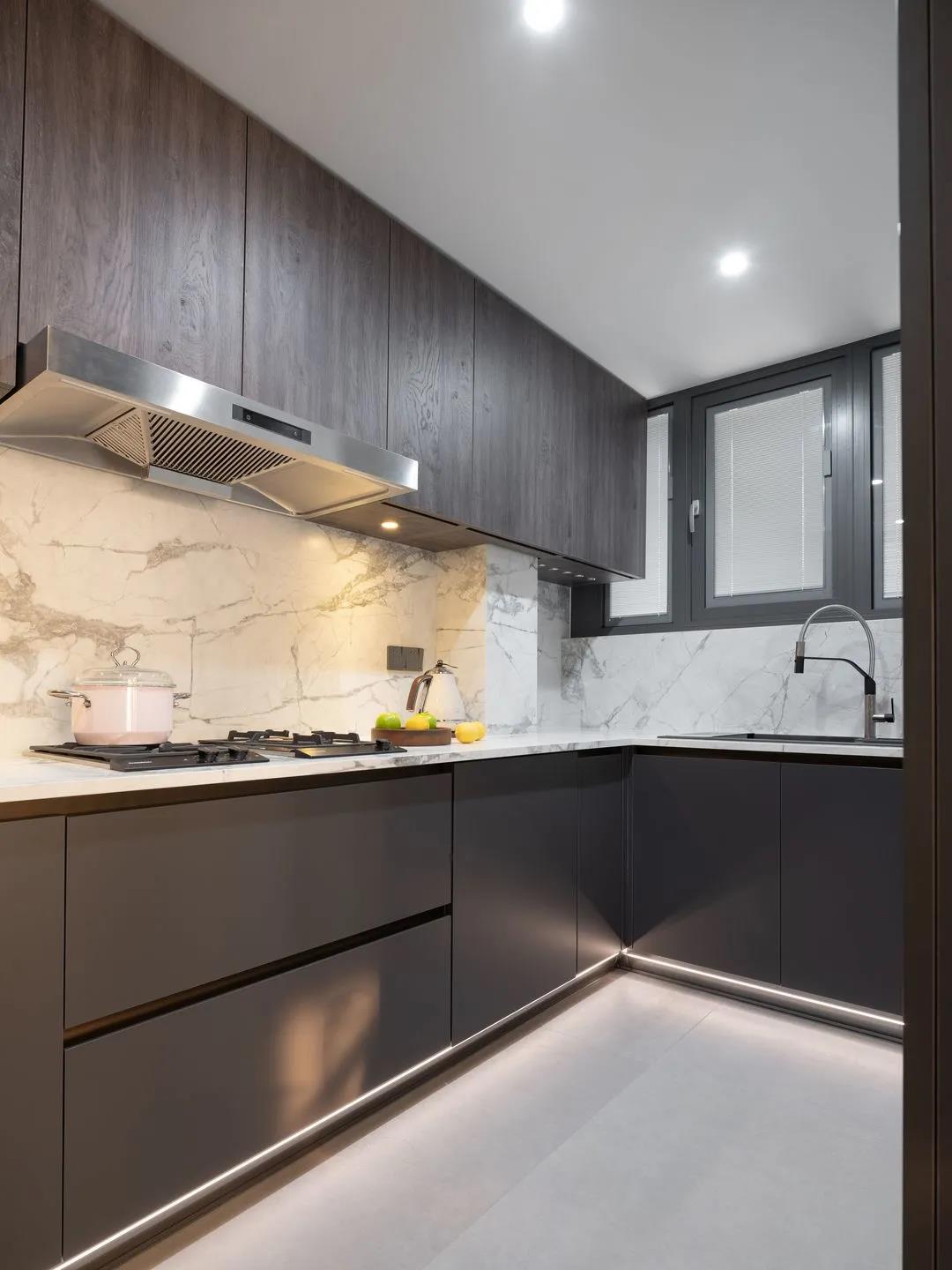 122㎡全屋高能：玄關(guān)收納/無吊頂/觀景陽臺，贊！