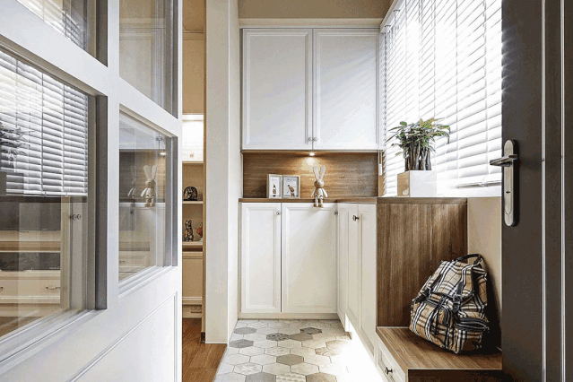 15年舊房改造，99㎡”暗亂差”空間秒變溫馨三居，連收納都翻倍，還有專屬衣帽間