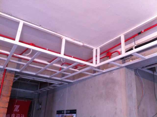 想裝修怕樓上裝修時漏水怎么辦_家庭室內裝修怎樣裝修省錢 可以走出裝修誤區(qū)_自己裝修