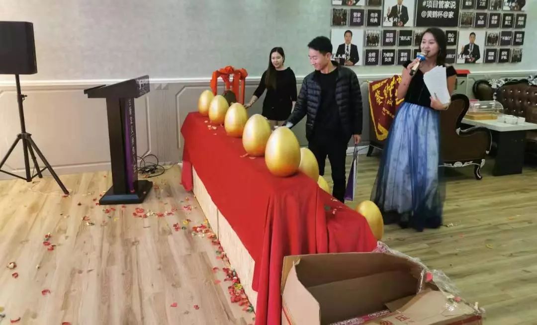 簡(jiǎn)歐風(fēng)格臥室裝修效果圖大全_裝修風(fēng)格大全_小戶(hù)型地中海風(fēng)格裝修圖片大全