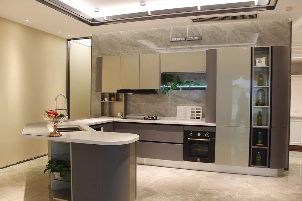 綠色裝修選材設(shè)計500問居室細節(jié)設(shè)計_青島裝修設(shè)計_門廳過道裝修與風(fēng)水設(shè)計