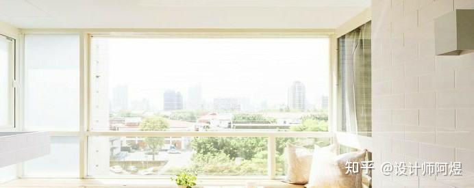 窗臺裝修圖片，窗臺就需要選木制，要不然坐一下就凍結(jié)了