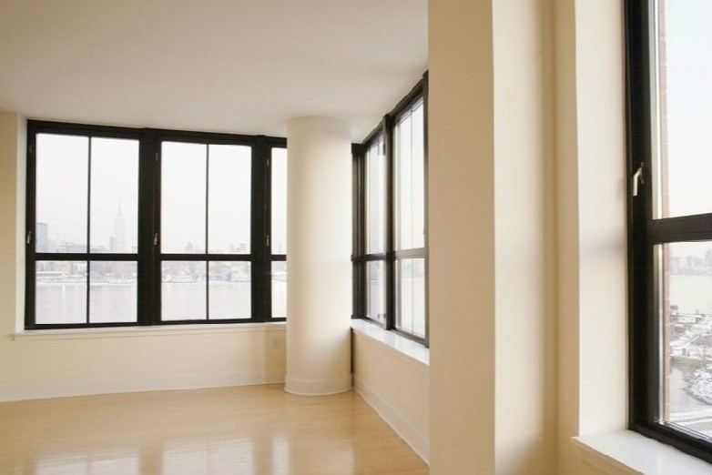 主臥這樣設(shè)計(jì)，不僅有飄窗，還多出好多柜子