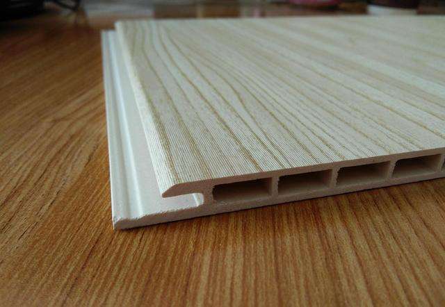 我家有三歲孩子，新房裝修不刷漆，用集成墻板沒有異味，更環(huán)保