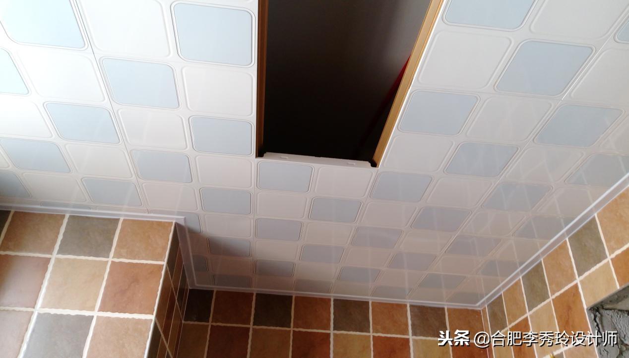 老公衛(wèi)生間非做吊頂，預(yù)算都不夠了！機(jī)智選了這種材質(zhì)，便宜好看