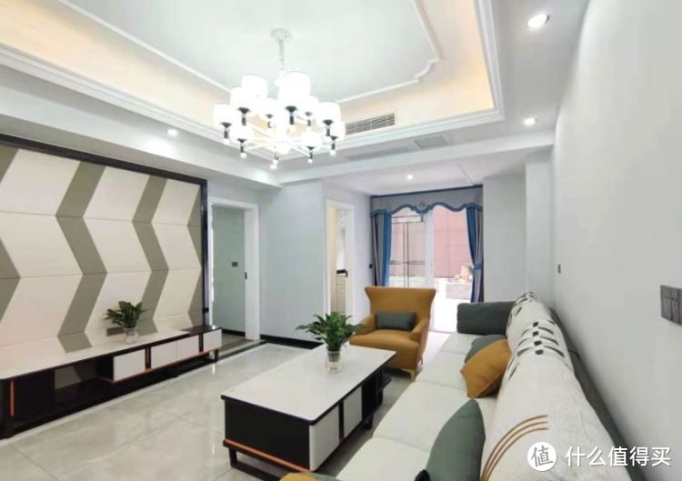 擠破頭買(mǎi)了這套100㎡小三房，送超大平臺(tái)花園，比房子大了一倍