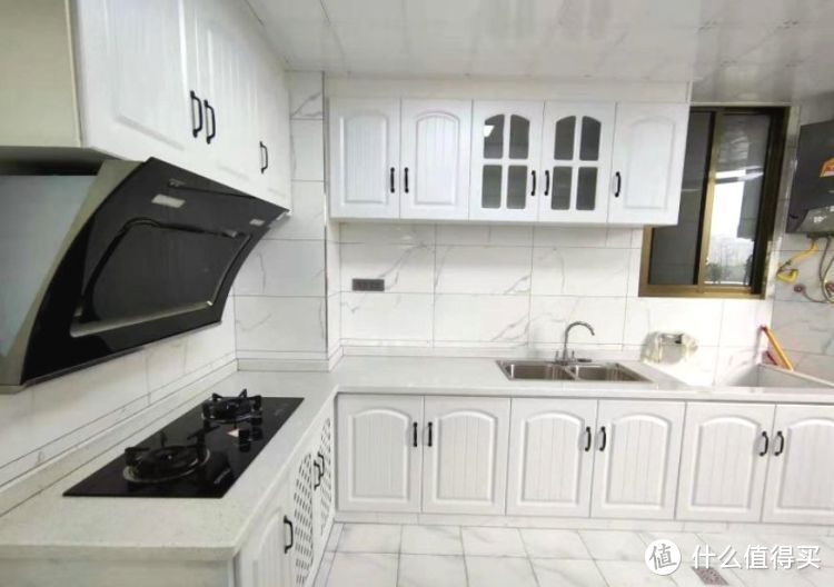 擠破頭買(mǎi)了這套100㎡小三房，送超大平臺(tái)花園，比房子大了一倍