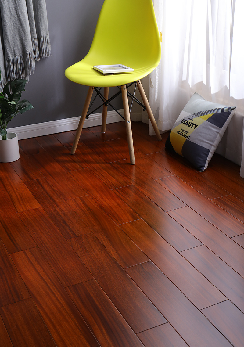 實(shí)木地板與復(fù)合地板：一場(chǎng)關(guān)于 “本真” 與 “全能” 的較量