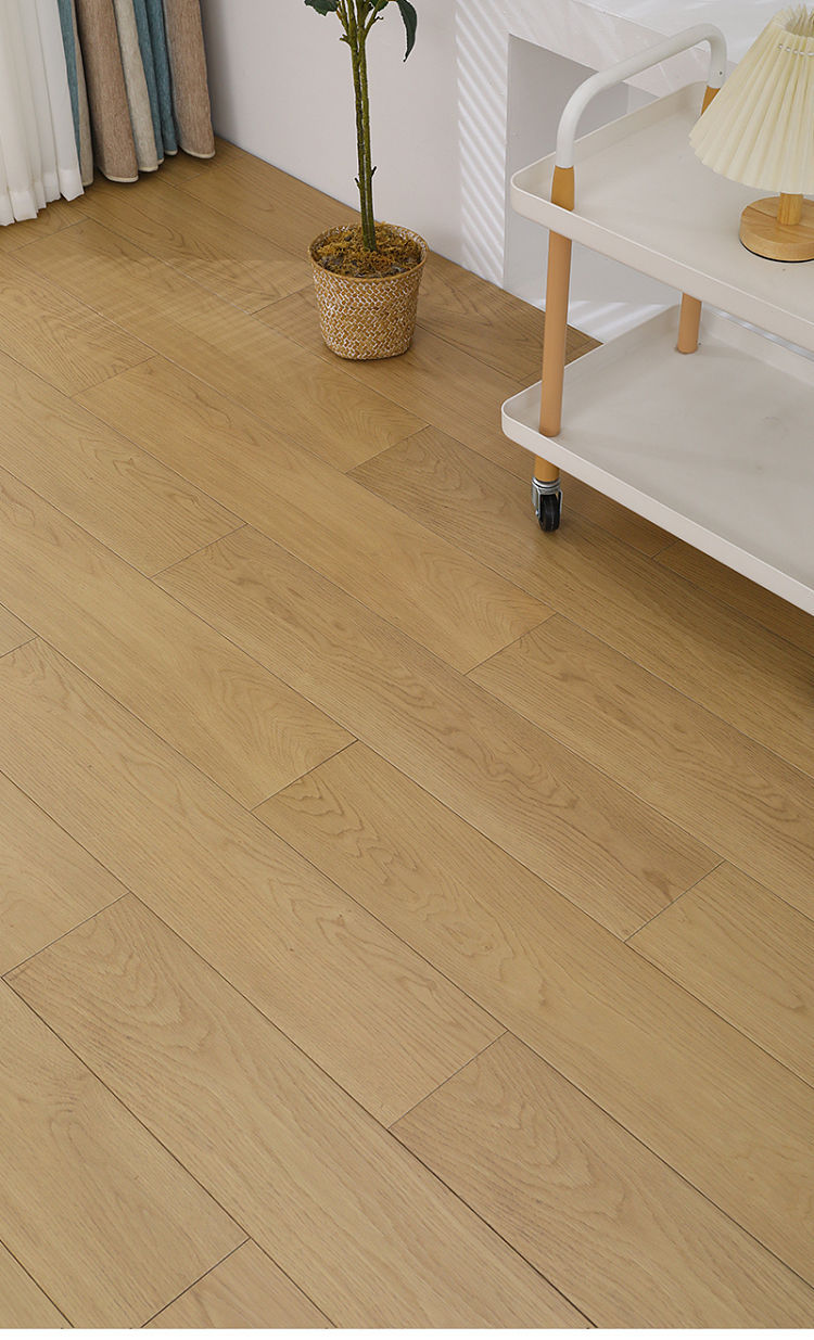 木地板 VS 瓷磚地板：沒(méi)有絕對(duì)的 “更好”，只有更適合的 “生活”